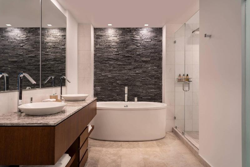 سوئیت جونیور با تخت بزرگ, The Ritz Carlton, Turks & Caicos