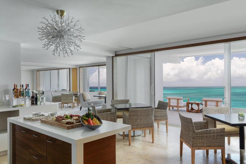 سوئیت اجرایی با تخت کینگ, The Ritz Carlton, Turks & Caicos