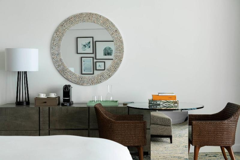 سوئیت اجرایی با تخت کینگ, The Ritz Carlton, Turks & Caicos