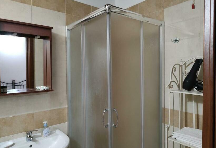 スタンダードトリプルルーム, Torre Bruno