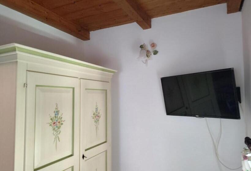 スタンダードトリプルルーム, Torre Bruno