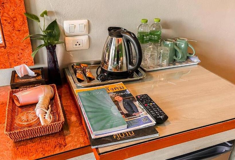 جناح جونيور عائلى, K2 Hotel At Thachang