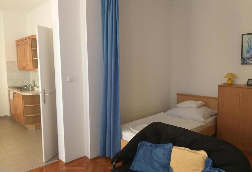 Апартаменты 1 Спальня, Leier Business