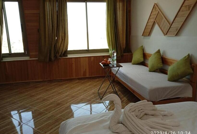 سوییت با چشمانداز باغ, Le Gite Du Barrage