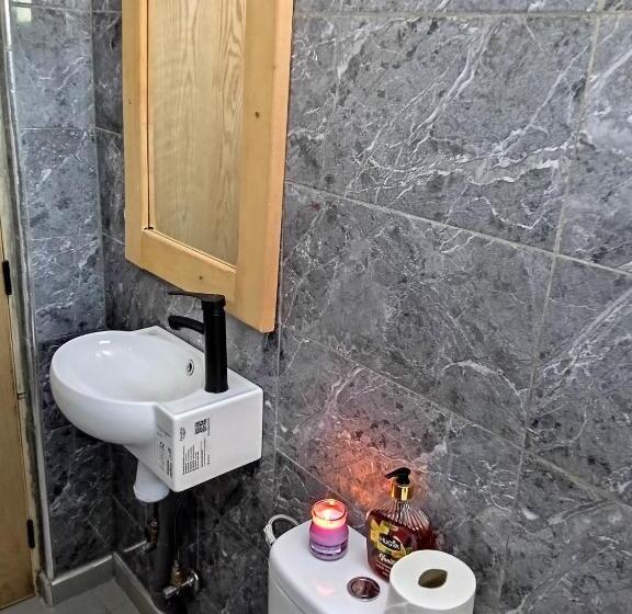 سوییت با چشمانداز باغ, Le Gite Du Barrage