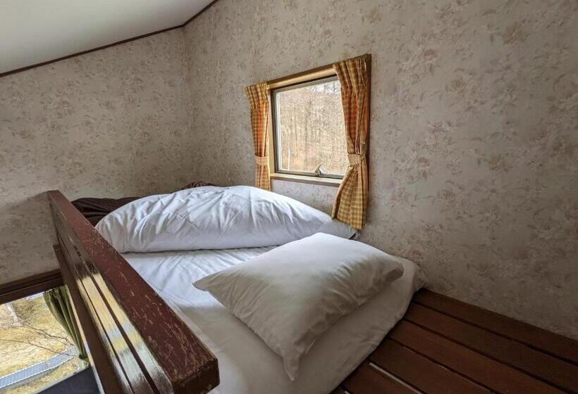 اتاق استاندارد چهارنفره با سرویس بهداشتی مشترک, Log Cabin Rentals & Finland Sauna Step House