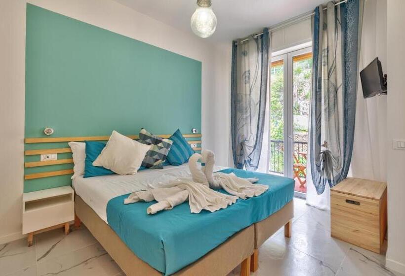 스탠다드 발코니 룸, Sofia Holiday