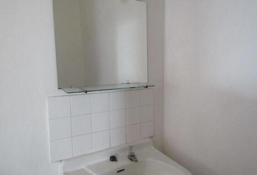 スタンダードトリプルルーム, Pantes