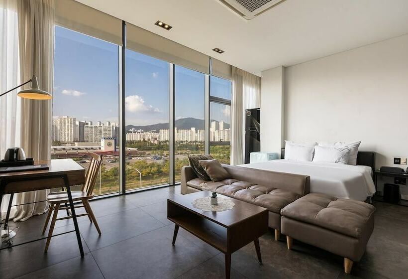 غرفة دور أخير, Gwangyang Harbor Bridge