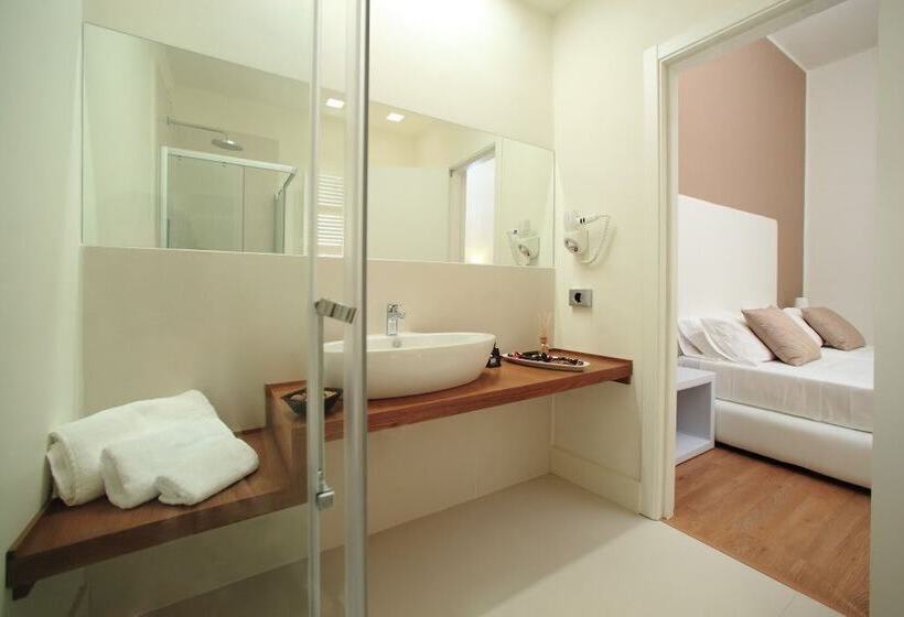 اتاق استاندارد سه نفره, Al Castello Luxury B&b