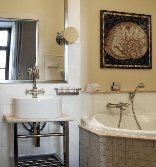 סוויטה, Boutique Hotel Nautilus