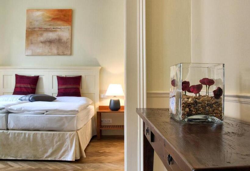 스위트, Boutique Hotel Nautilus