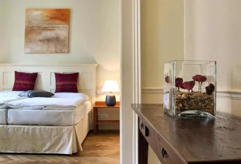 سوییت, Boutique Hotel Nautilus