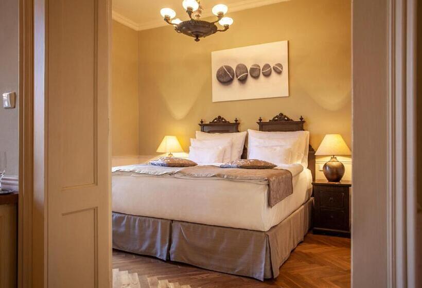 סוויטה, Boutique Hotel Nautilus