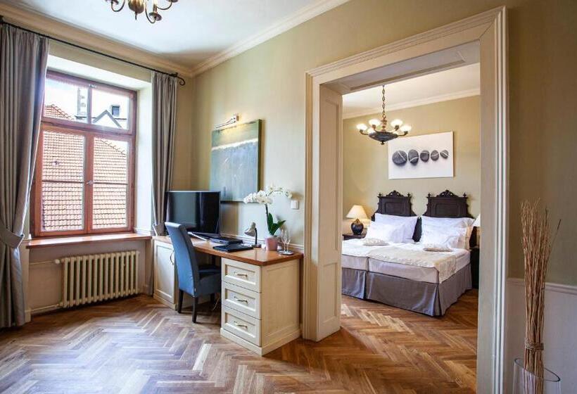 סוויטה, Boutique Hotel Nautilus