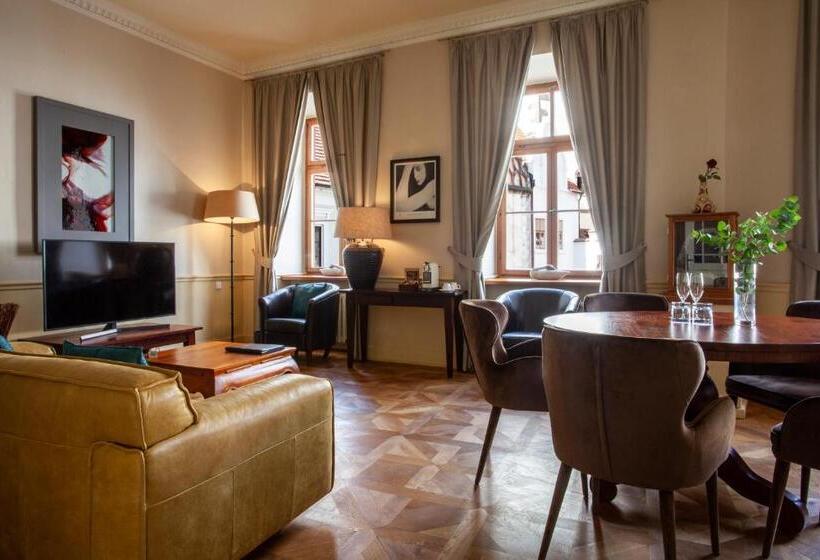 סוויטה נשיאותית, Boutique Hotel Nautilus