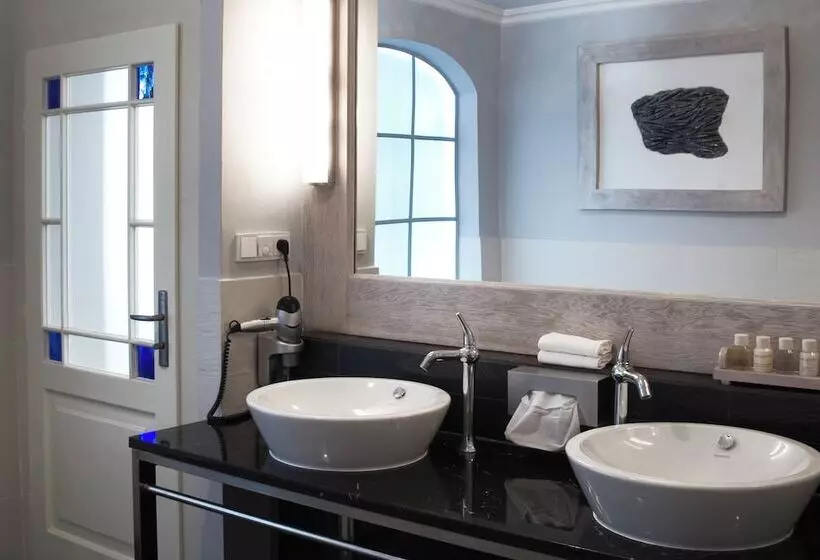 سوئیت پرزیدنت, Boutique Hotel Nautilus