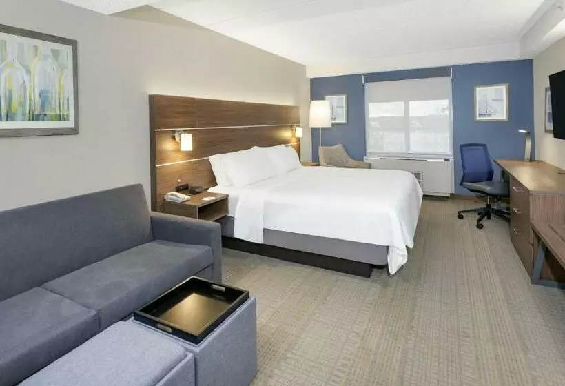 キングサイズベッドのスイートルーム, Holiday Inn Express Hotel & Suites East End, An Ihg