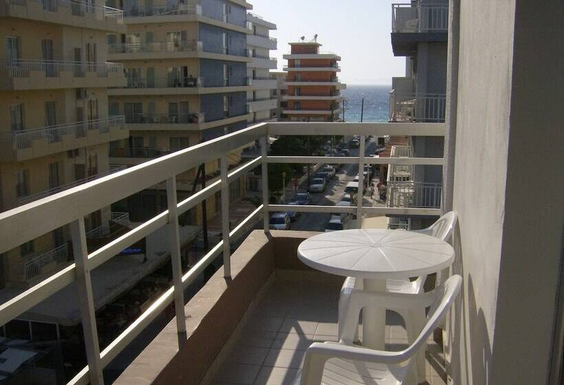 חדר סטנדרט לשלושה, Amaryllis