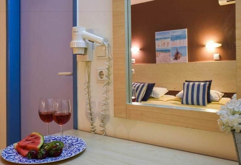 חדר סטנדרט לשלושה, Amaryllis