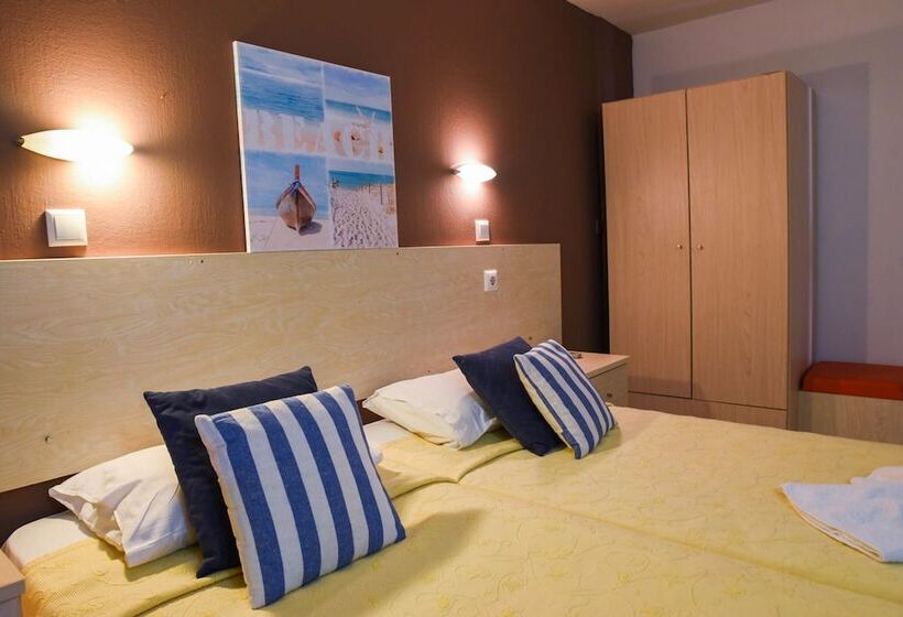 חדר סטנדרט לשלושה, Amaryllis