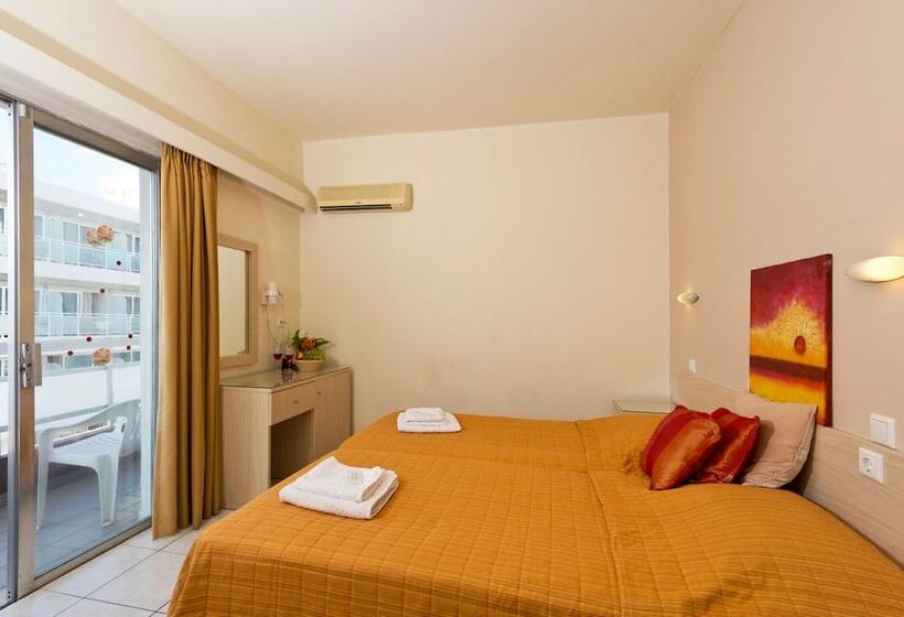 חדר סטנדרט לשלושה, Amaryllis