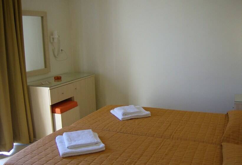 חדר סטנדרט לשלושה, Amaryllis