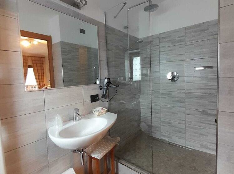 스탠다드 룸, Astoria