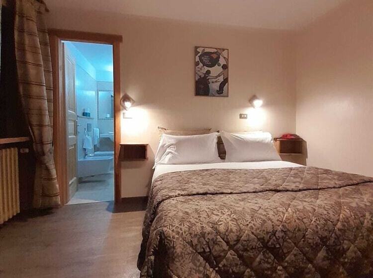 패밀리 룸, Astoria