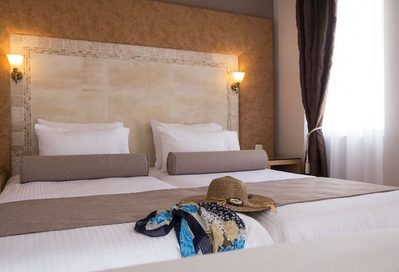 이코노미 룸, Athina Palace Resort & Spa