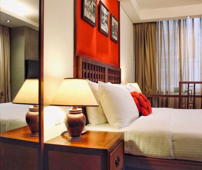 اتاق لوکس, Butterfly On Wellington, Central