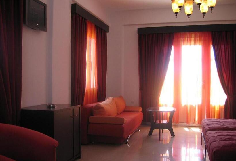 Номер Стандарт Трехместный, Giannoulaki Resort