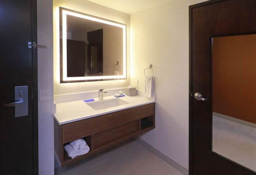 חדר סטנדרט, Holiday Inn Express Guadalajara Iteso, An Ihg