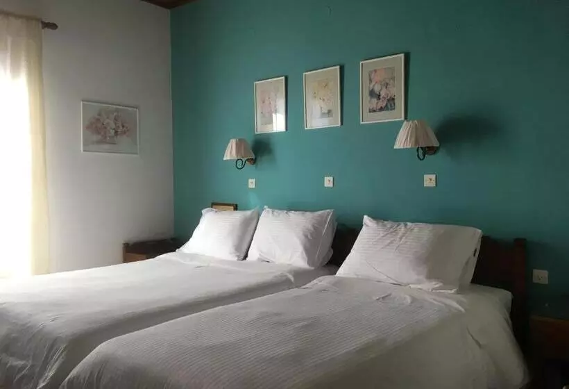 Chambre Triple Standard, Kouros
