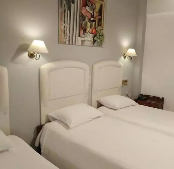 Chambre Triple Standard, Kouros