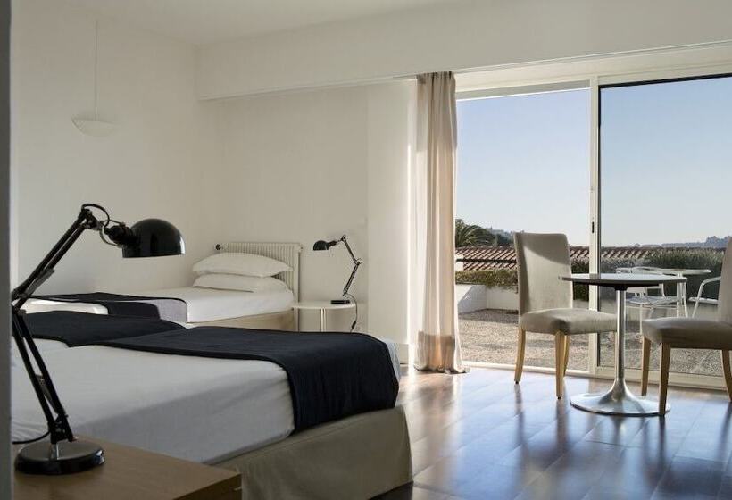 Triple Room Sea View, Le Versailles
