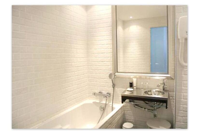 חדר סטנדרט נוף לים עם מרפסת, Le Versailles