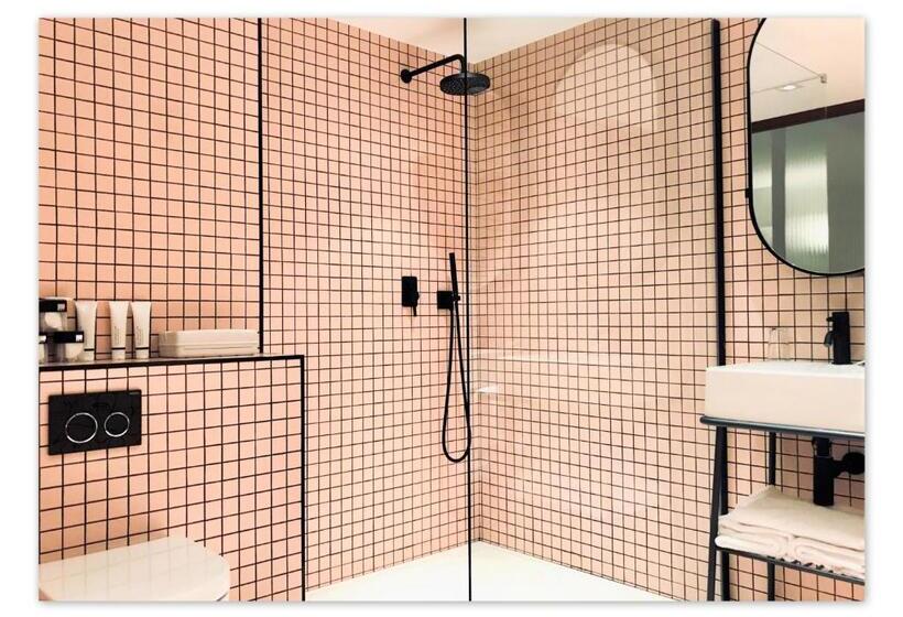 Triple Room Sea View, Le Versailles