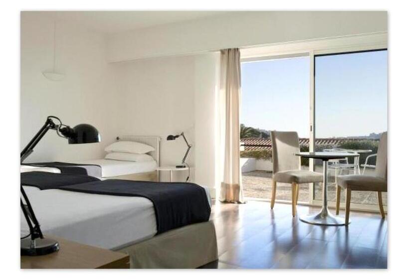 Triple Room Sea View, Le Versailles