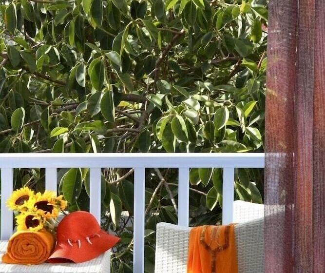 اتاق استاندارد, Matogianni