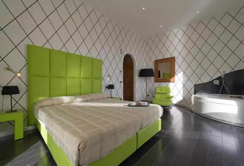 اتاق سوپریور با چشم‌انداز دریا, Palazzo Ferraioli   Hotel & Wellness