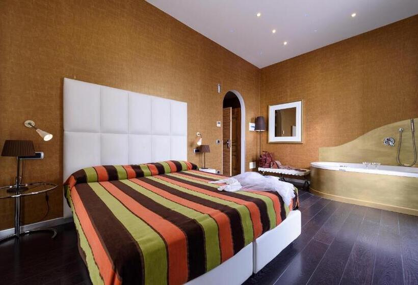 Трехместный Superior Вид на Море, Palazzo Ferraioli   Hotel & Wellness