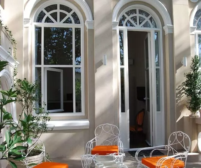 اتاق لوکس با وان آب گرم, Rendez Vous Hotel Buenos Aires