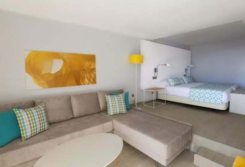 سوئیت جونیور با چشم‌انداز باغ, Santa Monica Suites