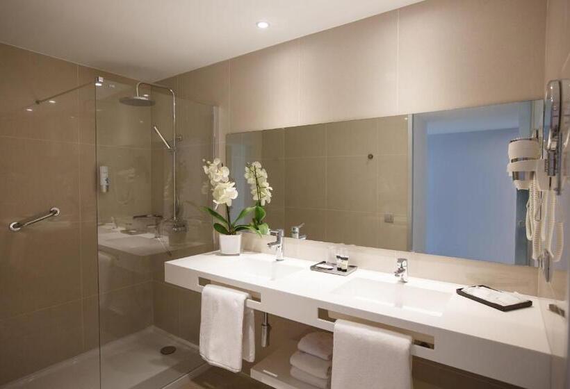 سوییت جونیور لوکس, Santa Monica Suites