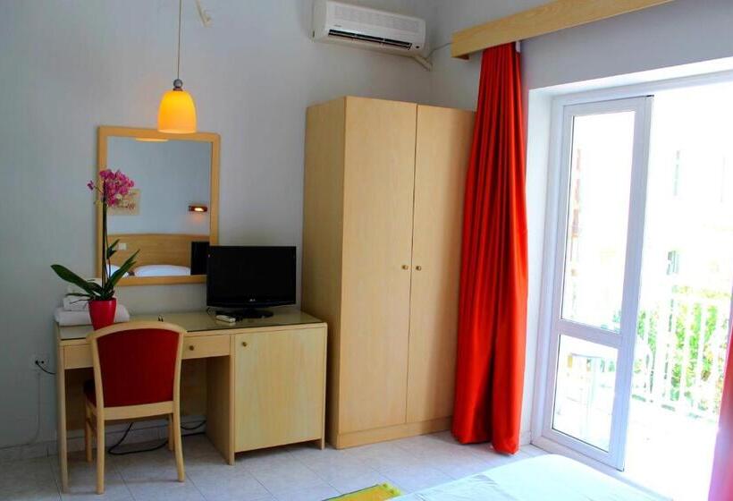 חדר סטנדרט עם מרפסת, Savoy