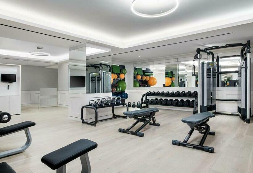 带大床的高级房间, The Langham New York Fifth Avenue