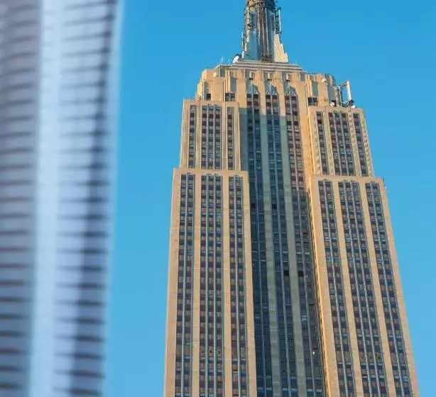 سوئیت جونیور کلوب با چشم‌انداز, The Langham New York Fifth Avenue