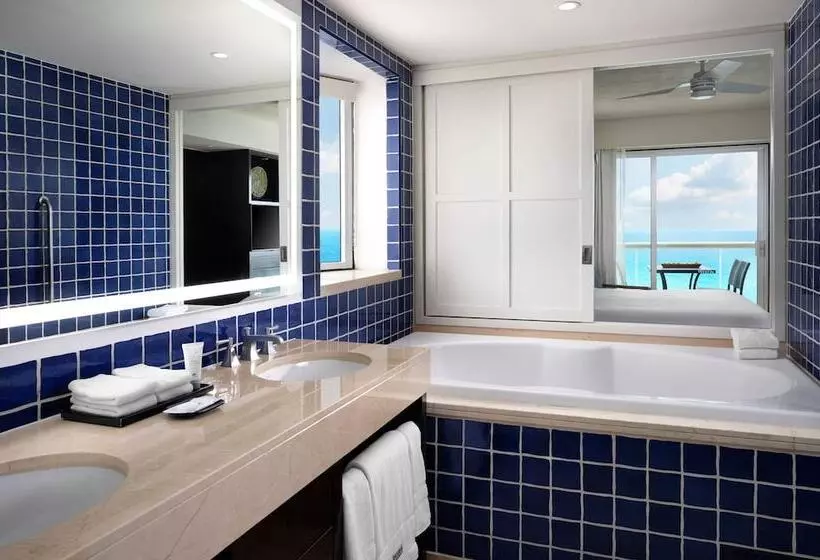 オーシャンビューの１ベッドルームビラ, The Westin Lagunamar Ocean Resort Villas & Spa Cancun