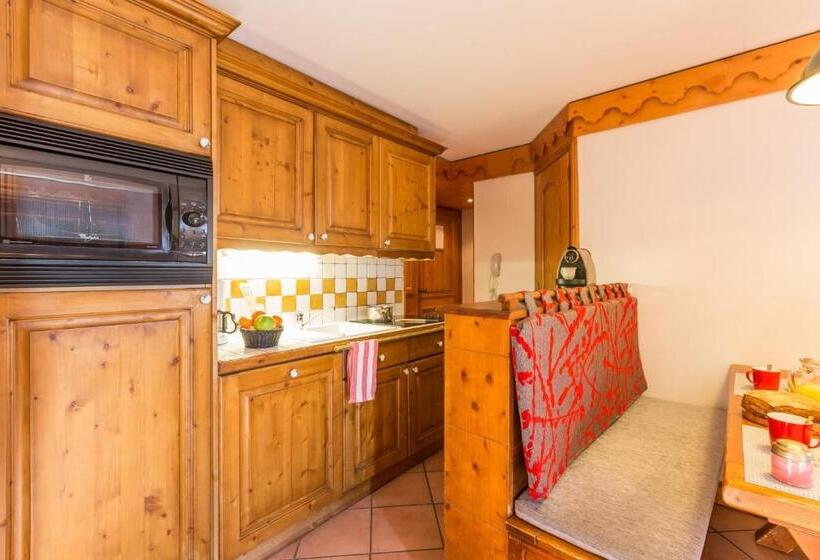 2 Bedrooms Apartment Mountain View, Residence Pierre & Vacances Premium Les Alpages De Reberty